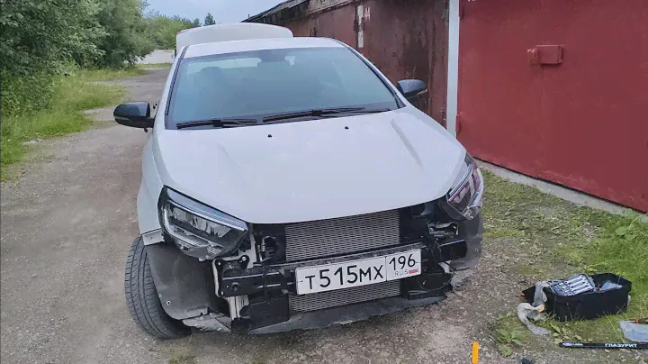СНЯТИЕ БАМПЕРА ЛАДА ВЕСТА. УСТАНОВКА ЗАЩИТНОЙ СЕТКИ РАДИАТОРА.