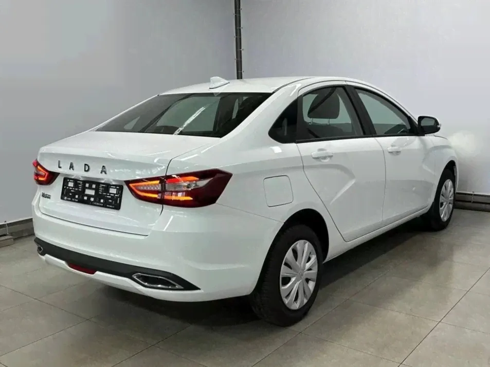 LADA Vesta Life-4